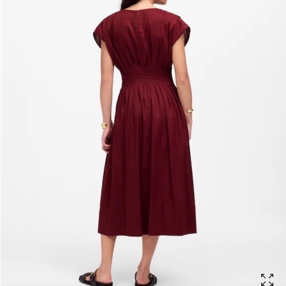 Madewell Dresses & Skirts - Madewell Pleated V-neck Midi Dress - vintage burgandy